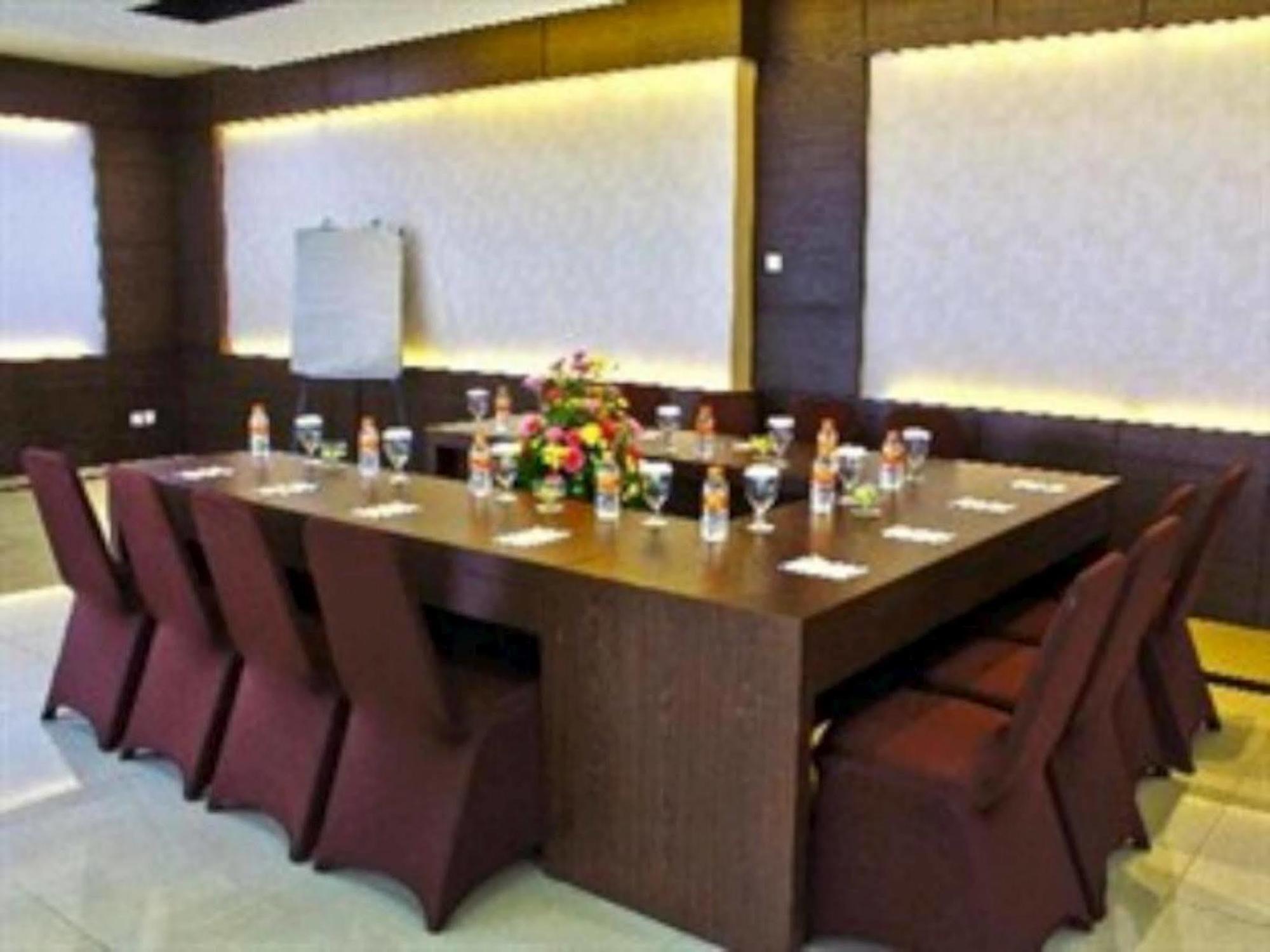 Hotel Naval Бандунг Екстериор снимка