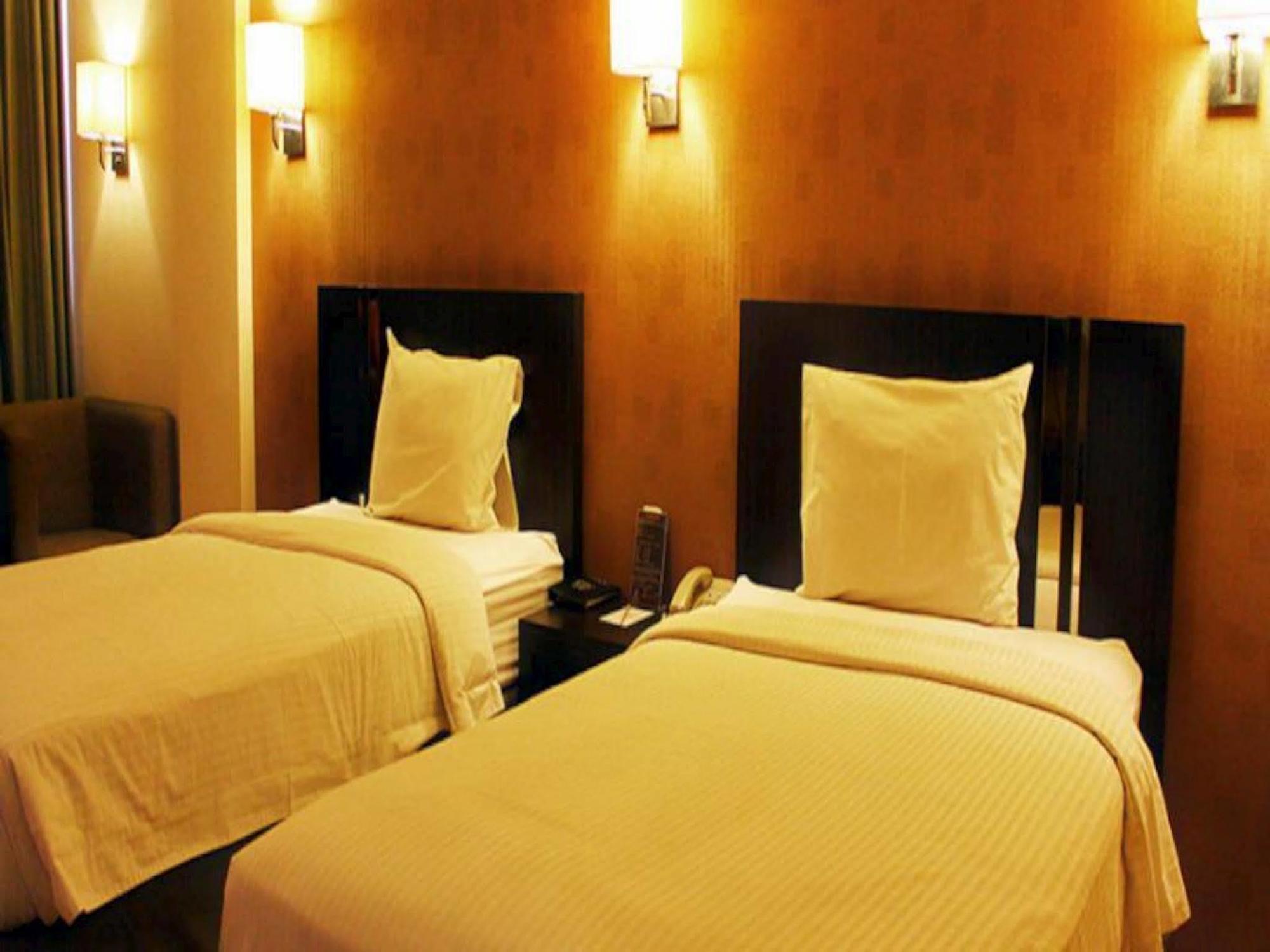 Hotel Naval Бандунг Екстериор снимка