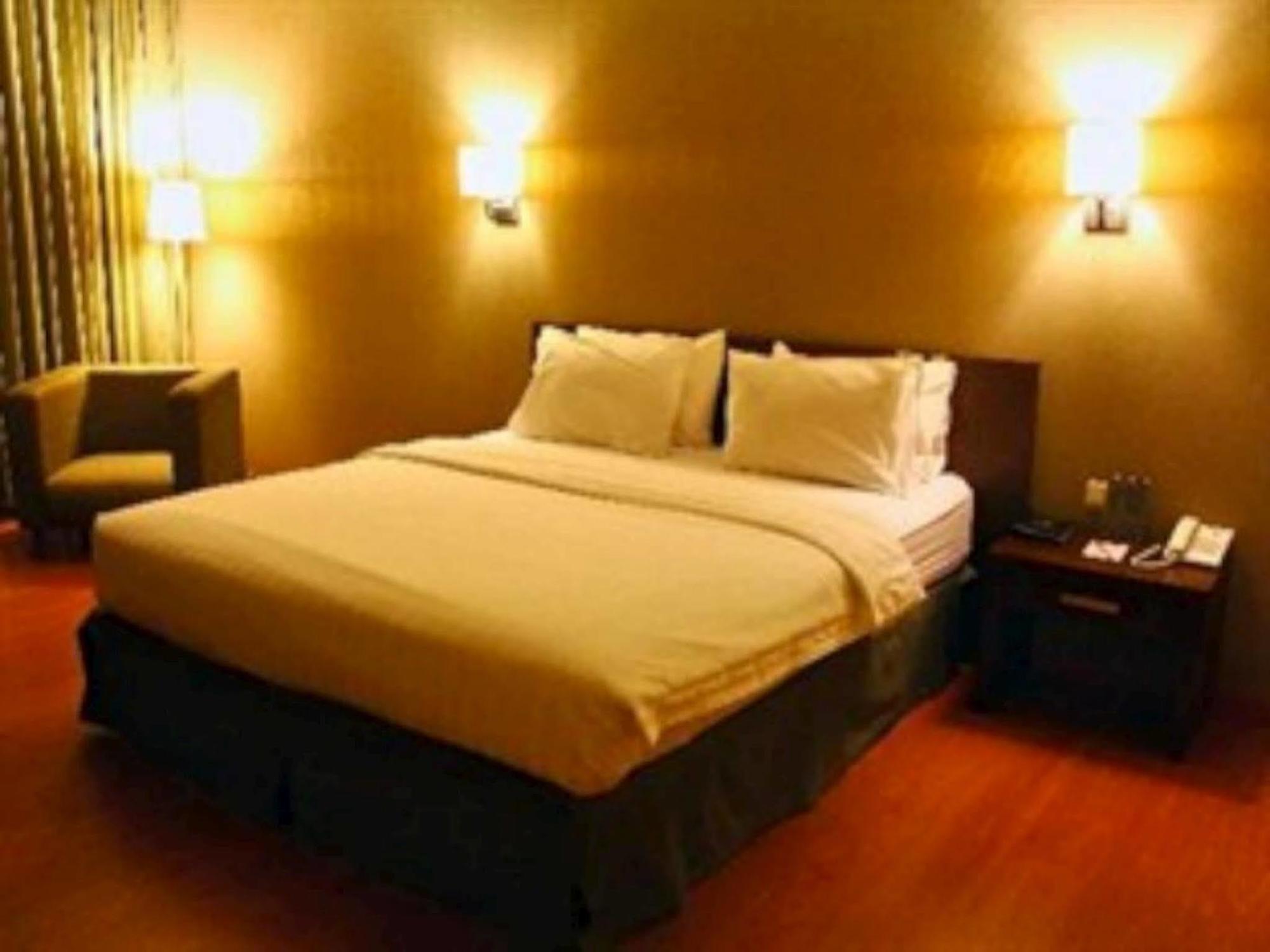 Hotel Naval Бандунг Екстериор снимка